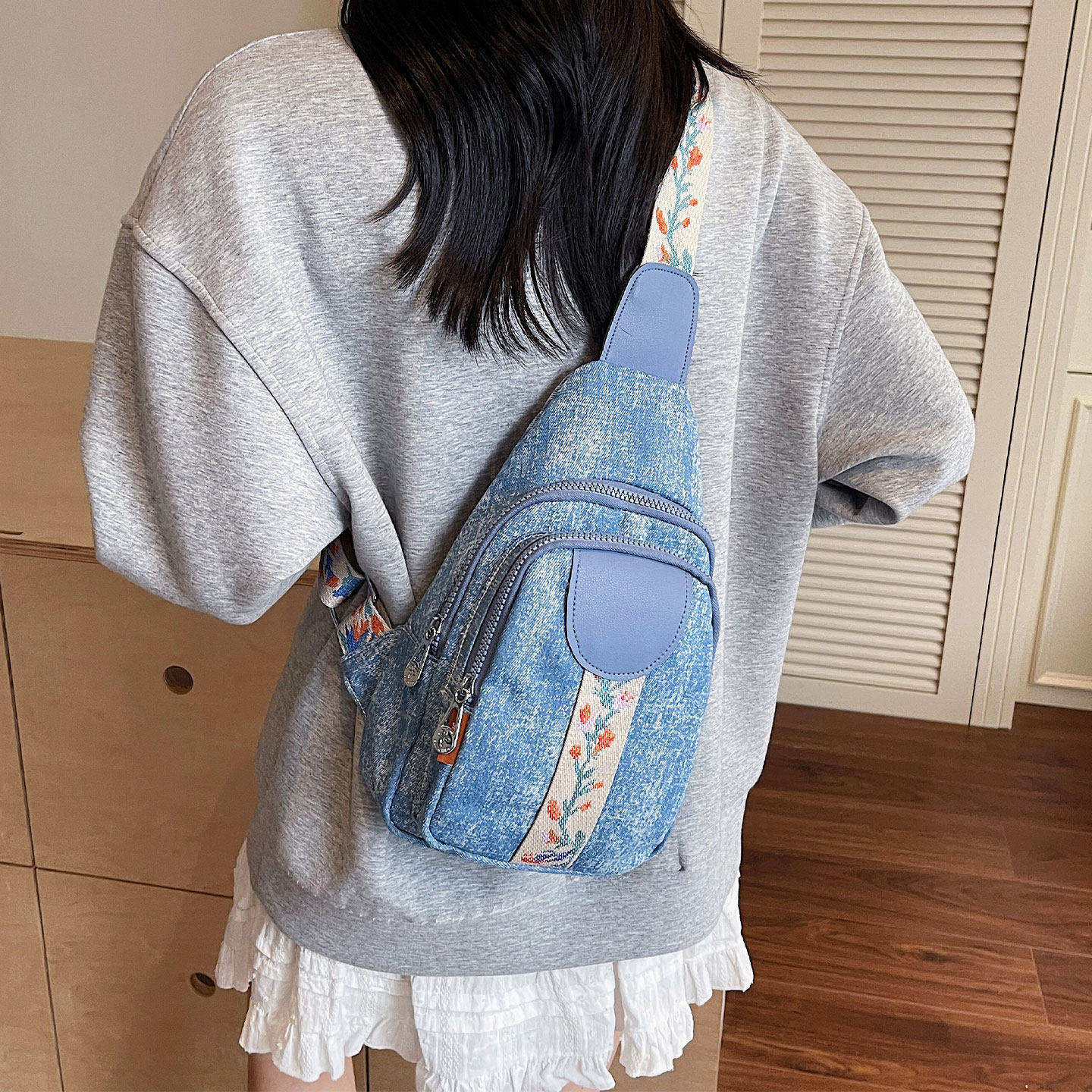 复古水洗牛仔布包包女2025新款潮时尚胸包大容量休闲运动风斜挎包,箱包皮具/热销女包/男包,胸包,淘宝优惠券,粉丝福利购,淘宝优惠卷