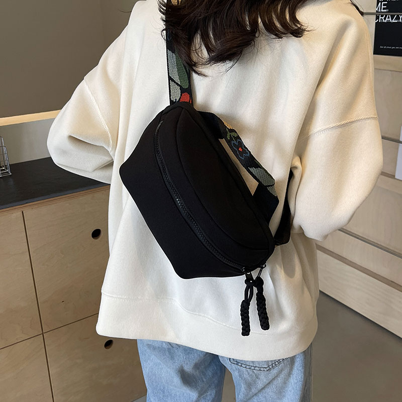 ins超火腰包女2025新款时尚休闲斜挎包胸包百搭运动风小众单肩包