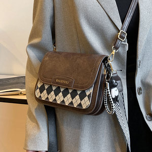 春夏爆款斜挎包包女2026新款潮时尚女包高级感百搭小众休闲通勤包
