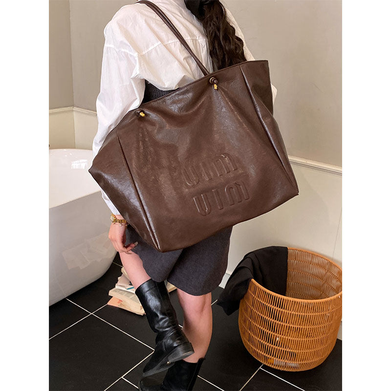 复古托特包女2026新款潮时尚软皮质感单肩通勤包大容量短途旅行包,箱包皮具/热销女包/男包,托特包,淘宝优惠券,粉丝福利购,淘宝优惠卷