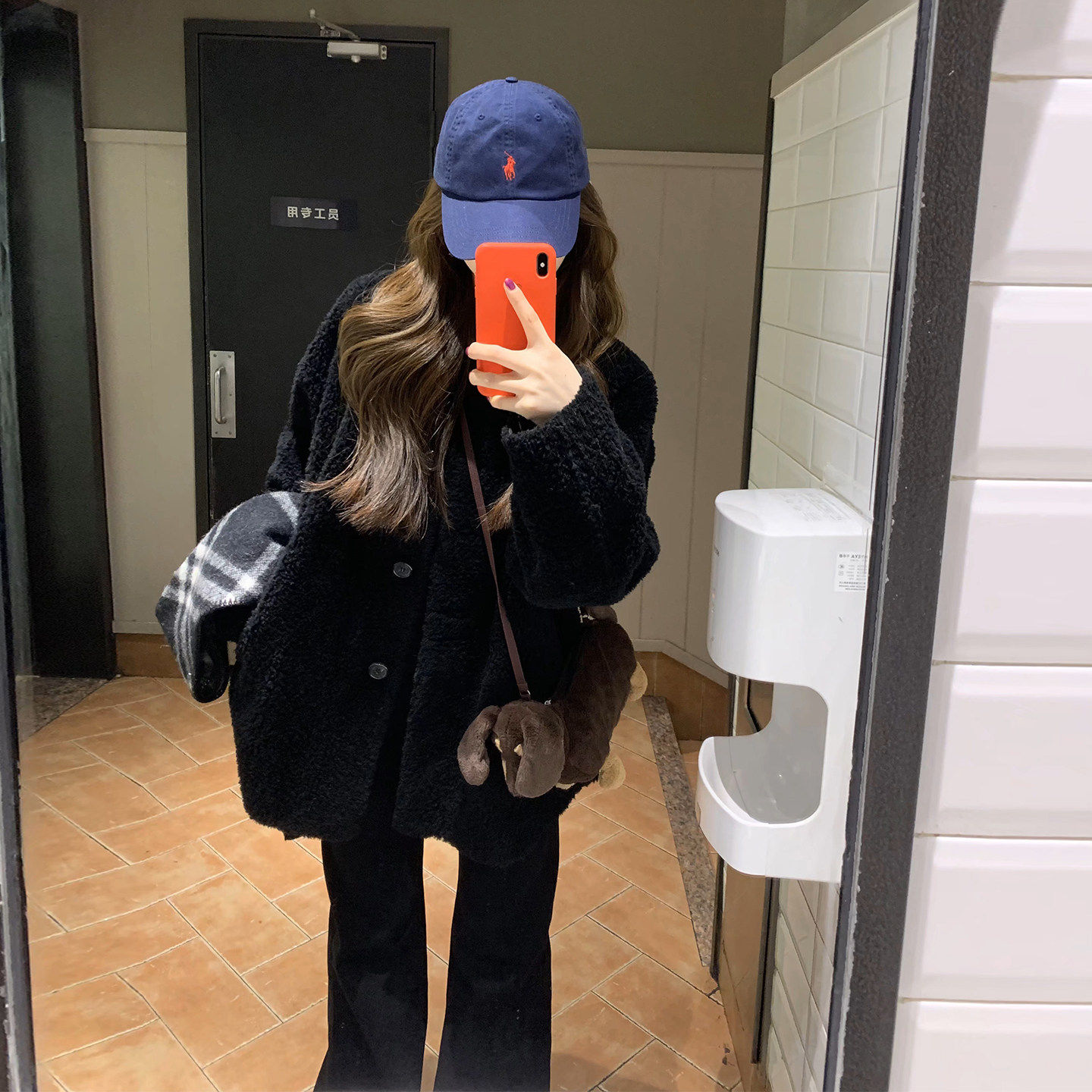 环保皮草女款2025秋冬新款黑色羊羔毛皮毛一体外套中长款毛毛大衣