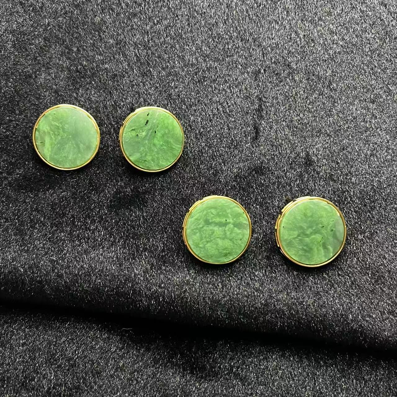 S925银和田玉圆牌耳钉-约21*21*3mm-多样性发货-Y欣-Y353