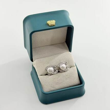 淡水珍珠耳钉-约7mm-多样性发货-ZG珍-V622