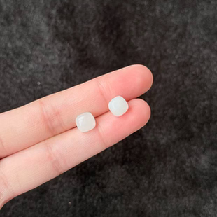 s925银和田玉耳钉-约8*4mm-多样性发货-F利-A2265