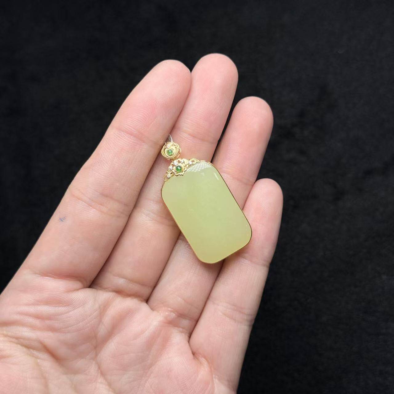 18K金和田玉无事牌-约36*18*8mm- DY一 - 多样性发货-A3580