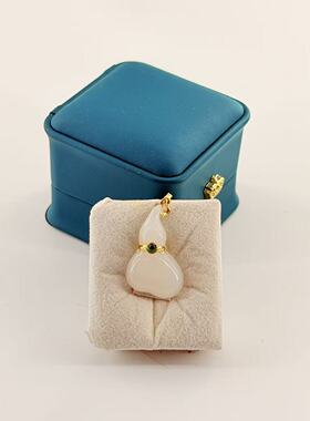 18K和田玉葫芦吊坠-约33×18×5mm-多样性发货-YSP金-A6784