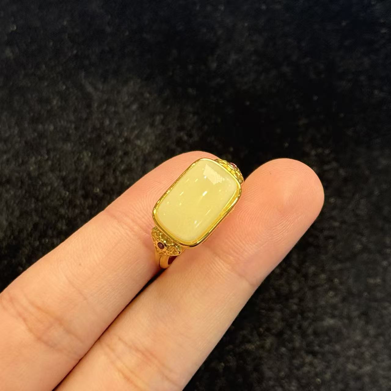 蜜蜡戒指-约15*10*7mm-多样性发货-R祥-B3972