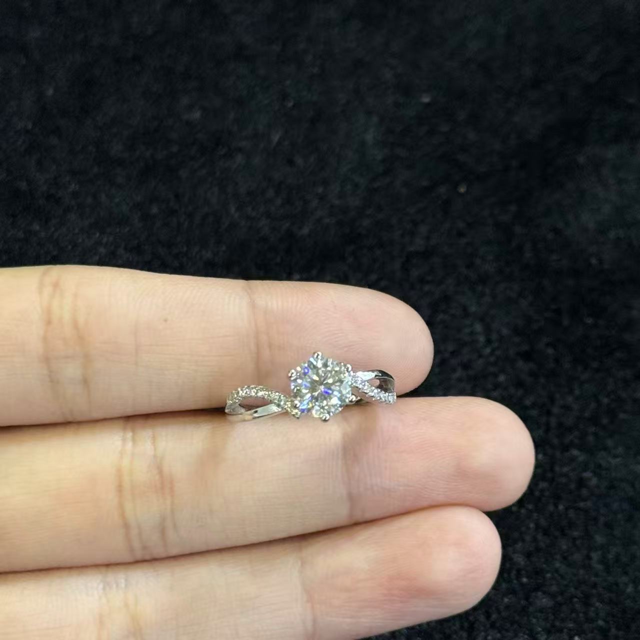 合成碳硅石（莫桑石）银莫桑钻戒指约1ct多样性发货YMZ赫Y9178