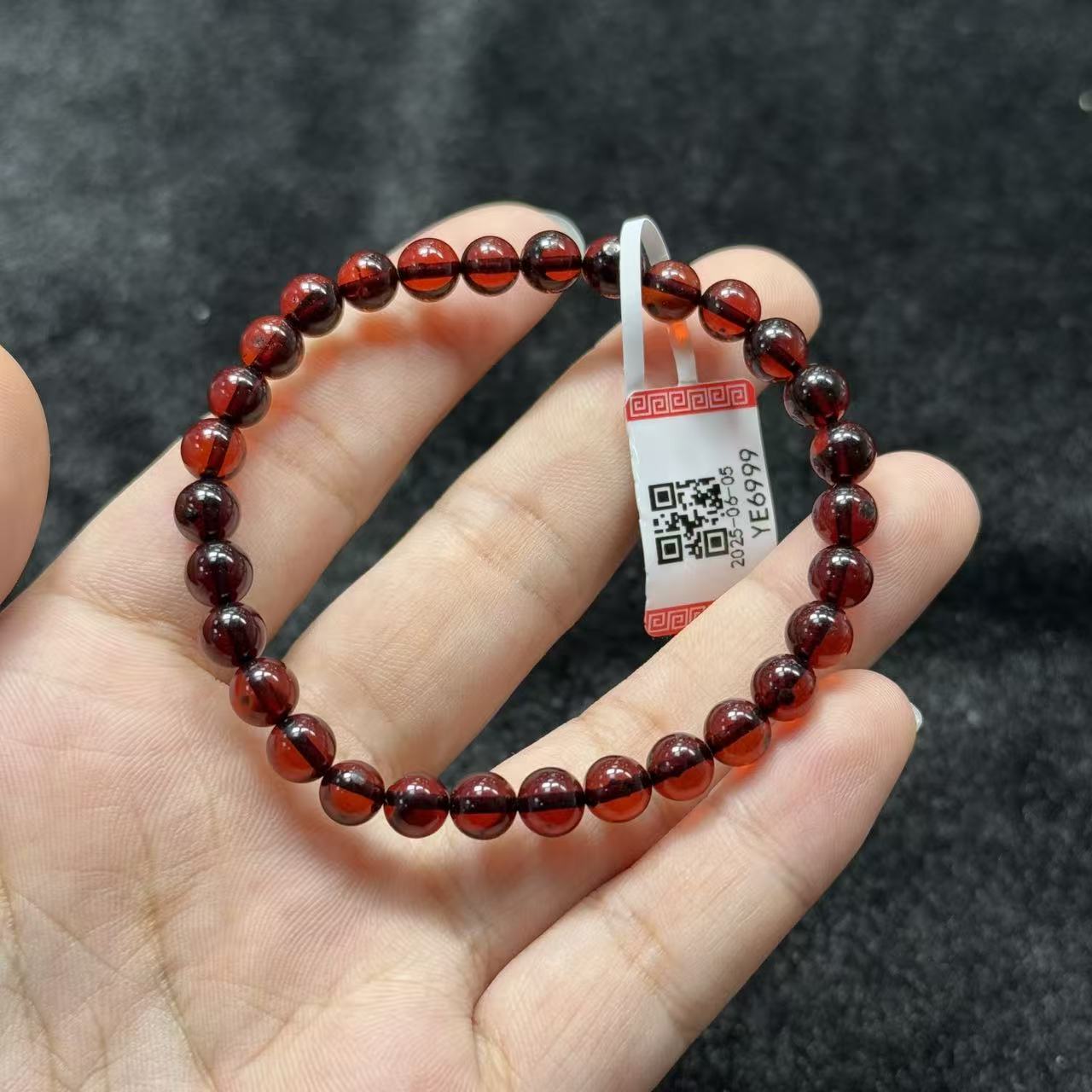 血珀吊坠-约6mm-多样性发货-自家B1926