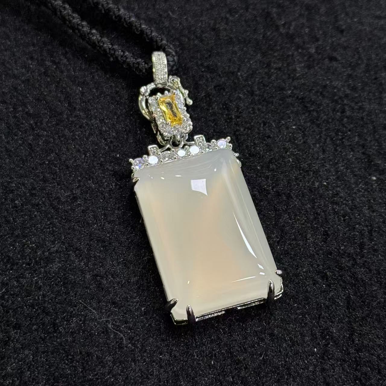 玛瑙玉髓吊坠-约46*22*9mm-多样性发货-，X升Y6050