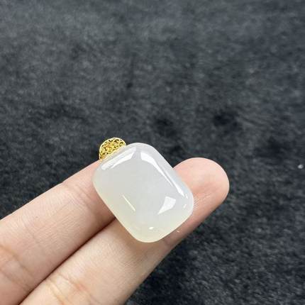 和田玉吊坠-约26*18*7mm-多样性发货-YSP金B1705