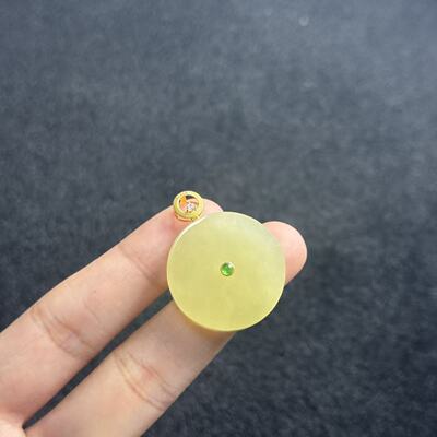 18K和田玉吊坠-约32*25*7mm-多样性发货- YSP金- A5267