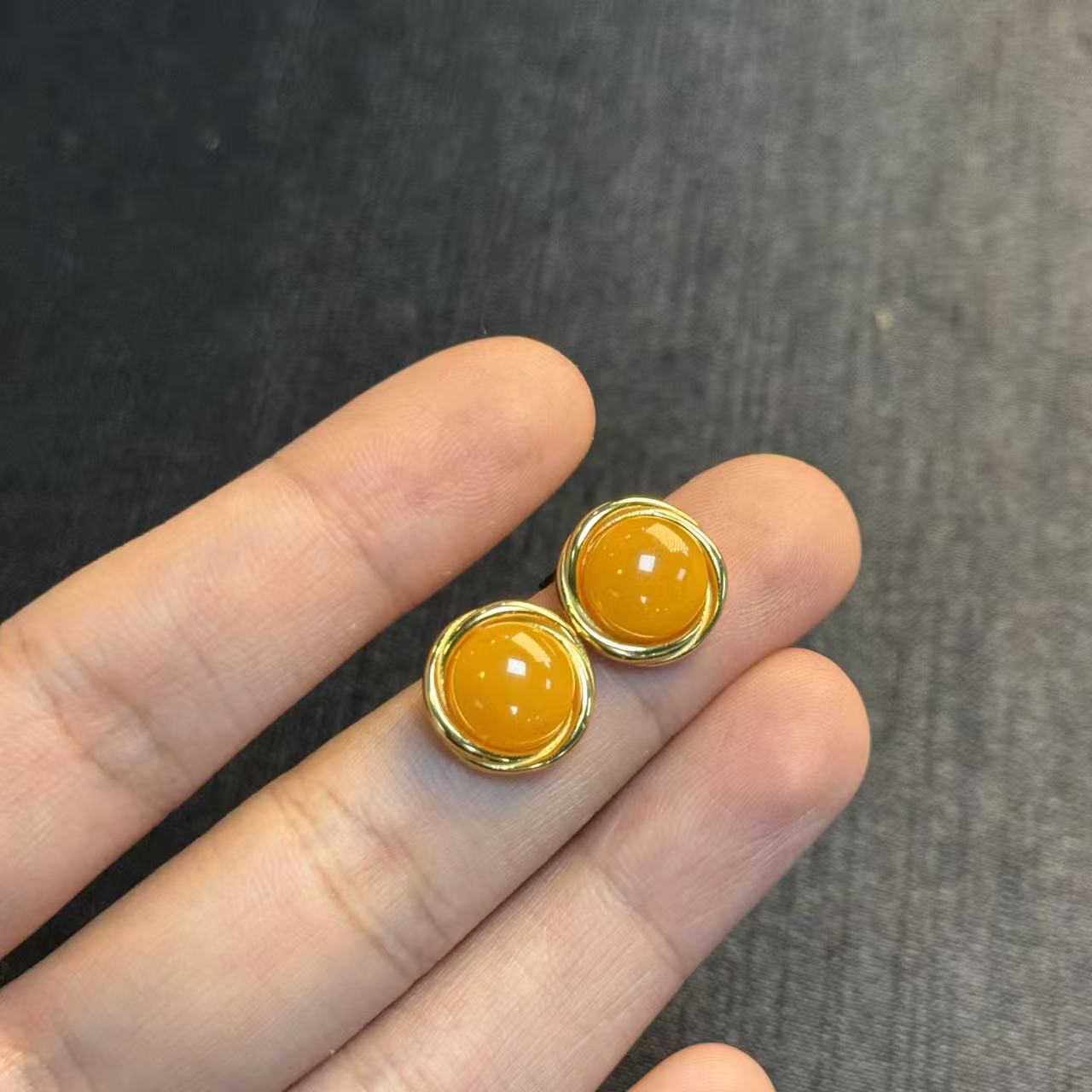 925琥珀耳钉-约12mm-多样性发货-R祥-B3464