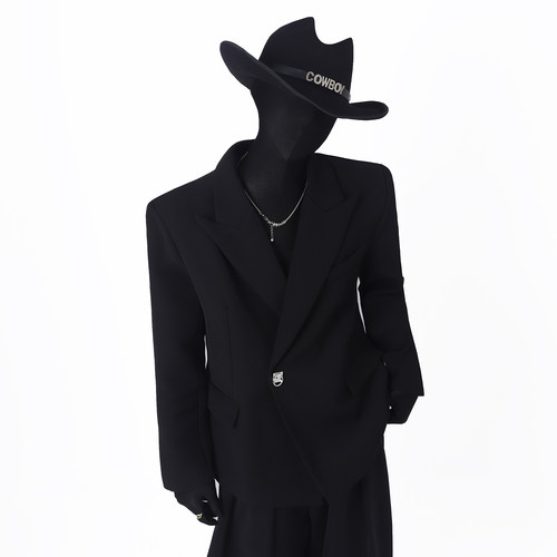 小众极简白色戗驳领男西装西服