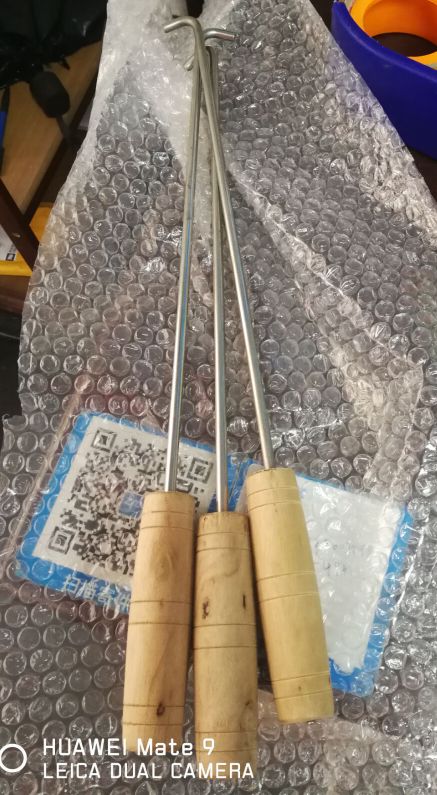 云浮河口肠粉机托盘钩子 木柄、不锈钢柄肠粉托盘拉钩
