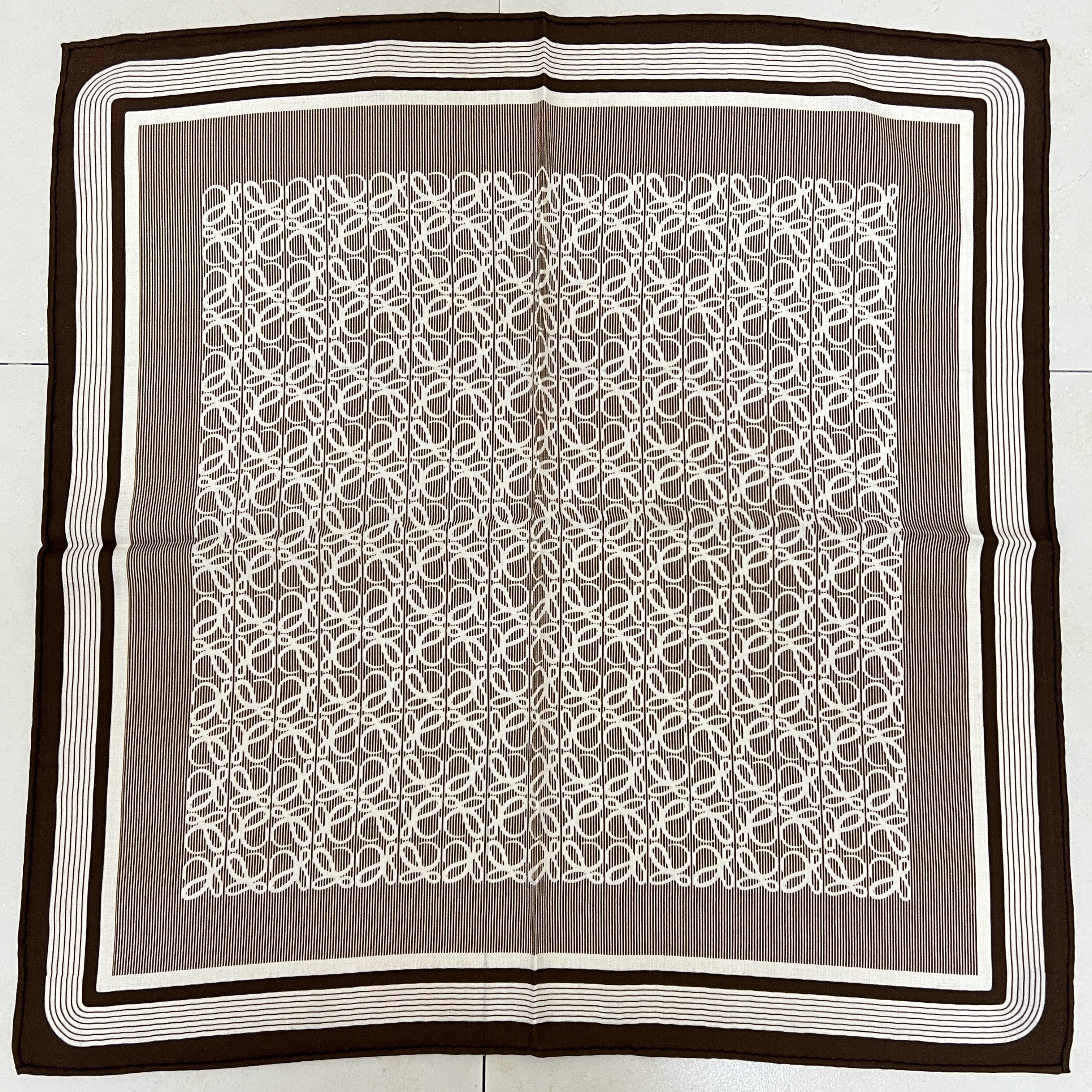 咖色日记65cm丝毛中方巾秋冬季保暖护颈百搭小围巾