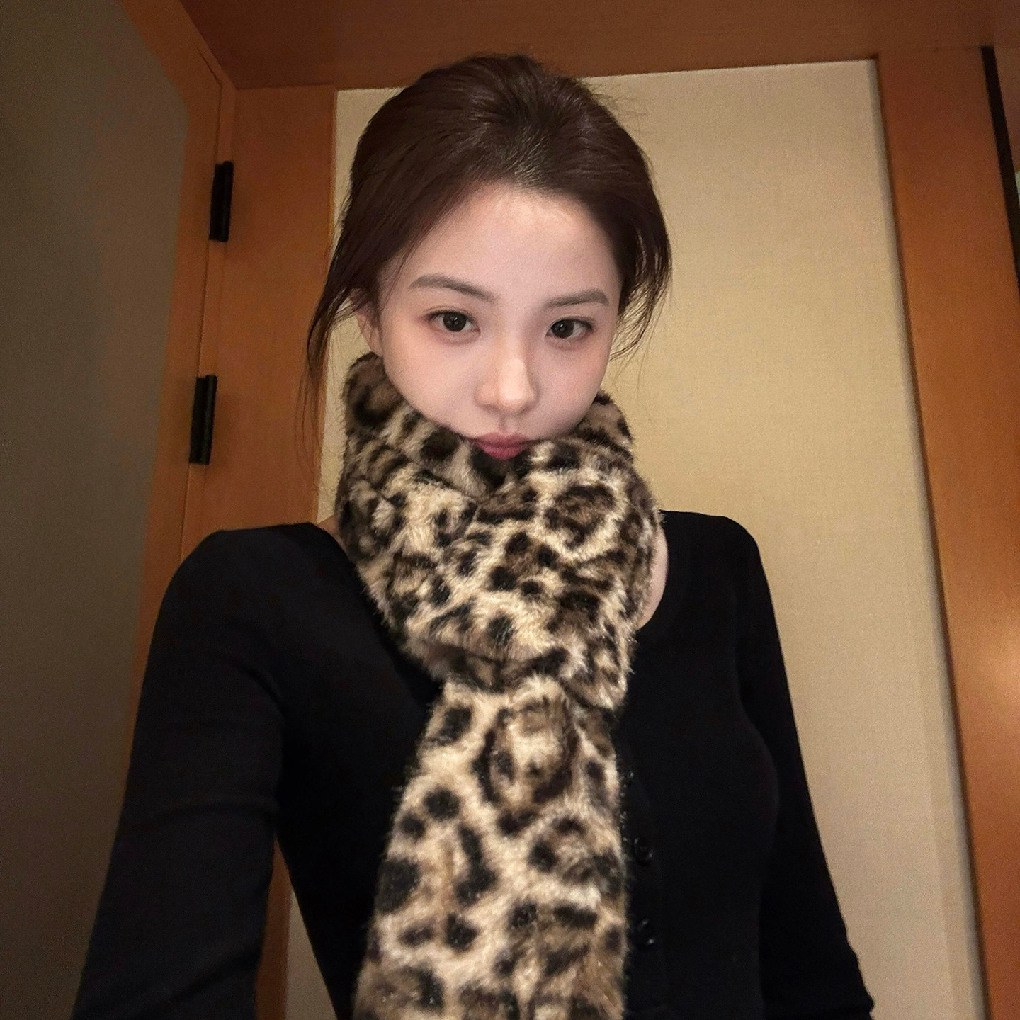 高级感豹纹毛绒围巾女2025冬季韩版新款毛毛护颈围脖防寒保暖毛领