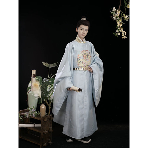 出租汉服男明制圆领袍两补服暗纹缎面帅气伴郎团书生拍照写真走秀
