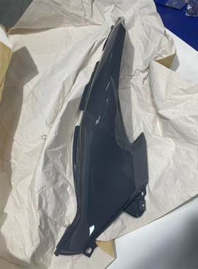 雅马哈TMAX560左侧车体侧盖板22-23款BBW-21711-00-3E幻影灰外壳
