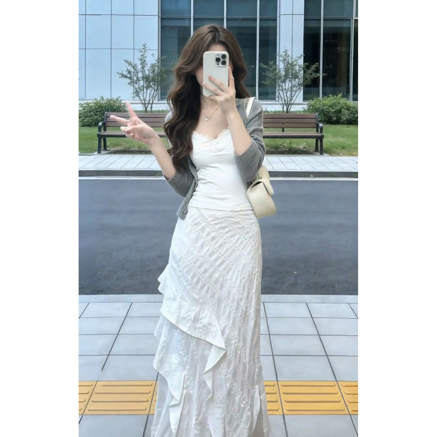 法式巨好看白色吊带连衣裙子女夏季2026新款高级感气质长裙三件套