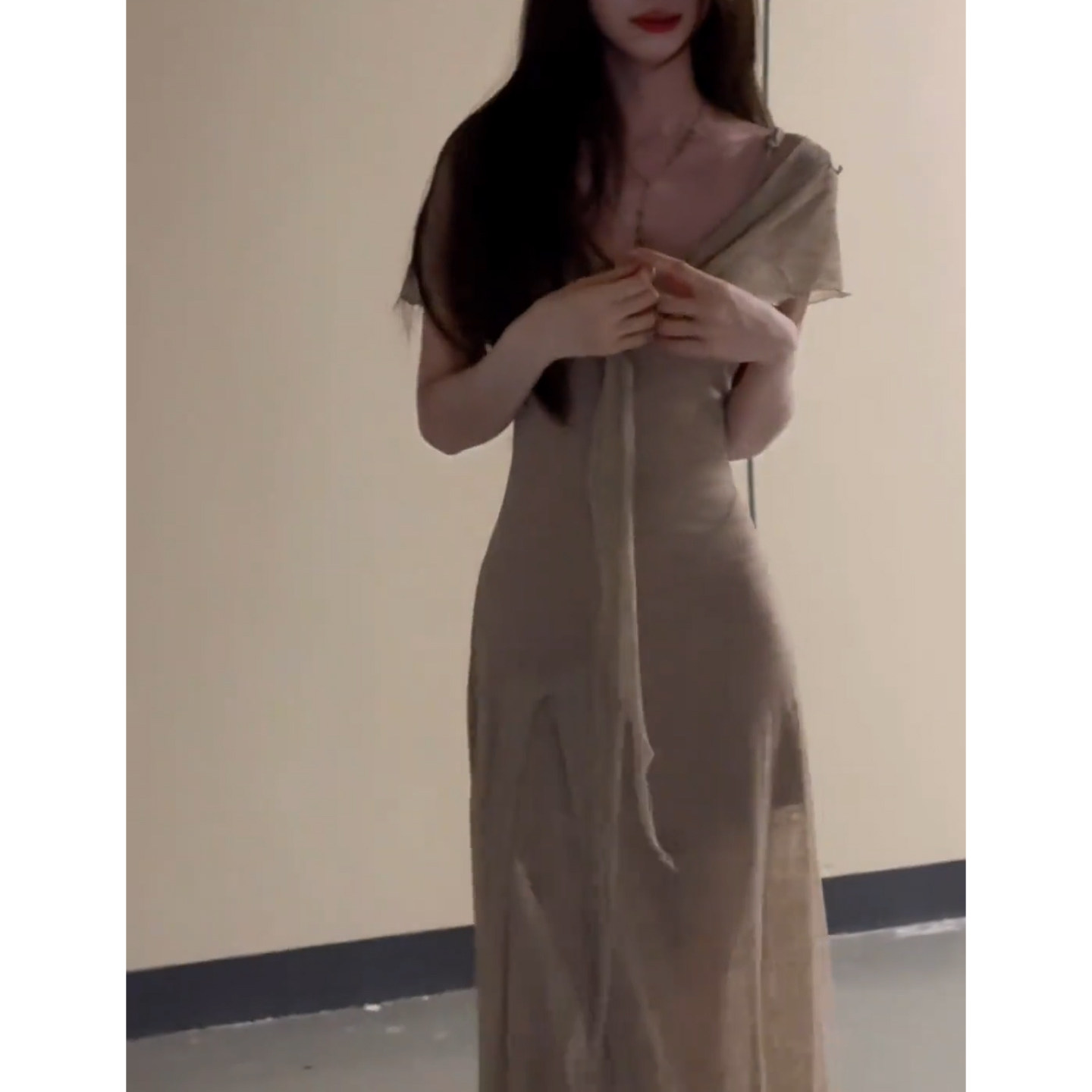 韩系高级感复古连衣裙子女夏季2026新款巨好看收腰绝美度假风长裙