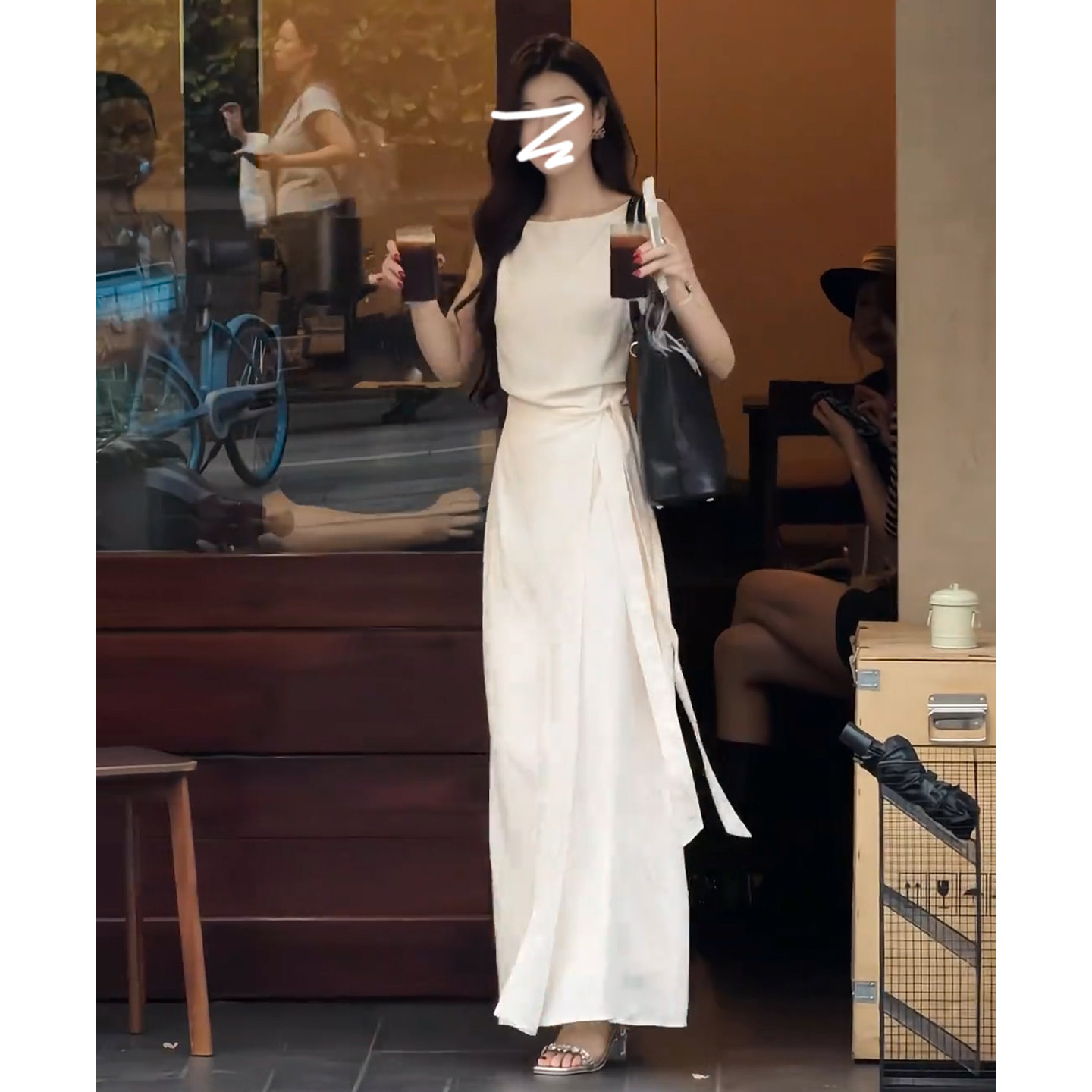 绝美白月光无袖背心连衣裙子女夏季2026新款气质收腰显瘦a字长裙