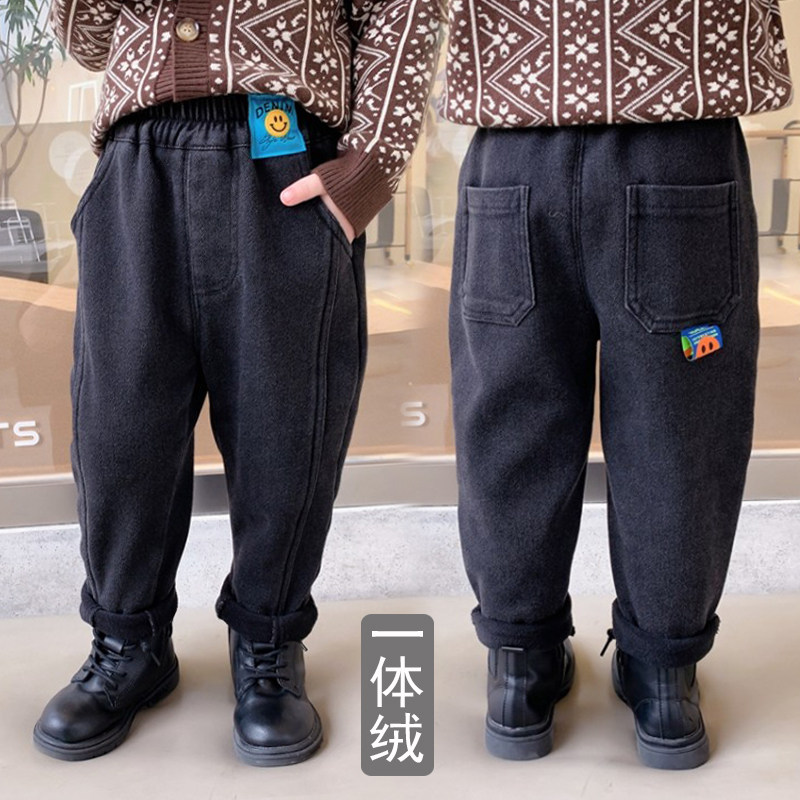 宝宝裤子黑色一体绒宽松牛仔裤