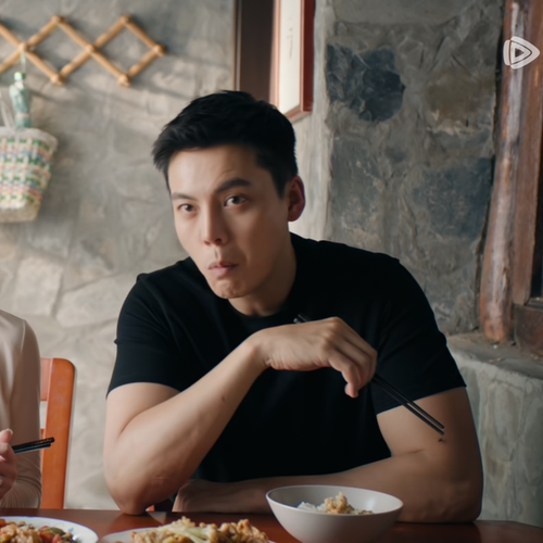 许我耀眼沈皓明陈伟霆同款短袖小领口显肌肉运动t恤收袖休闲T恤男