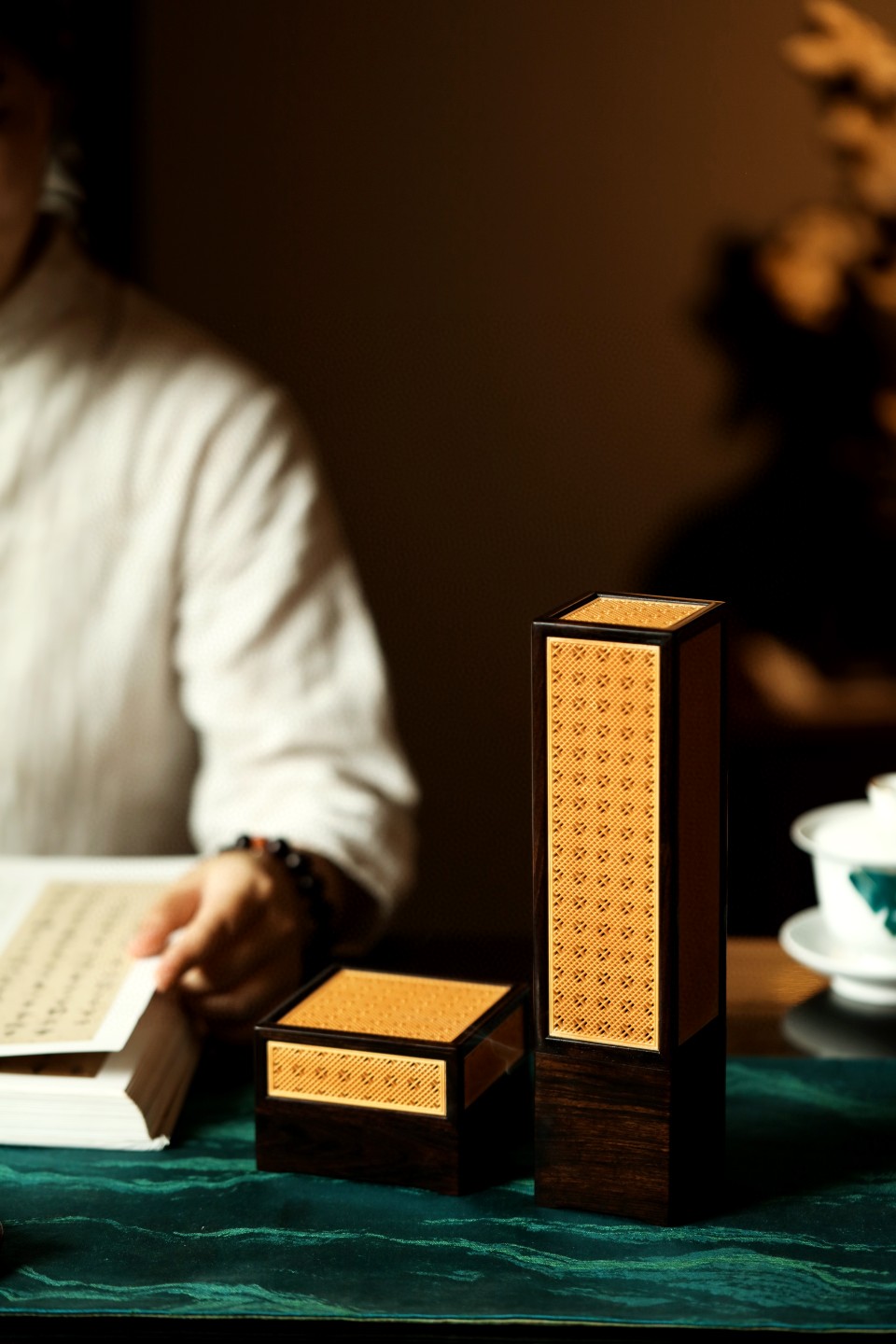 紫光檀镶嵌黄杨木方形盘香盒家用室内书房茶室线香盒文玩收藏送礼