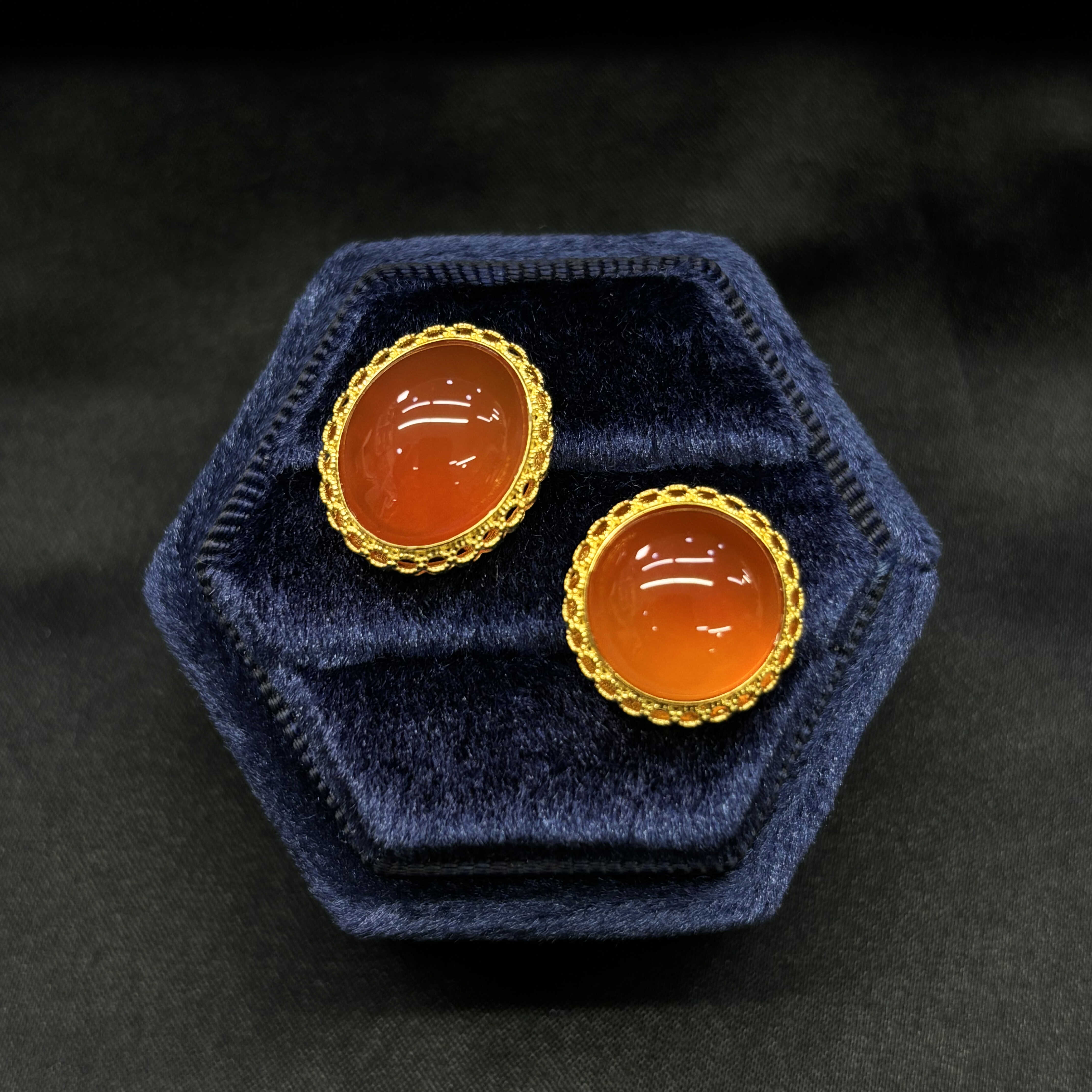 河湾料18K金镶嵌冰糖柿子红戒面