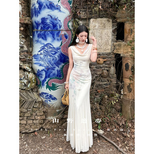 山野逸梦2026年春夏新品 连衣长裙女夏显瘦荡领优雅气质 椿樱时