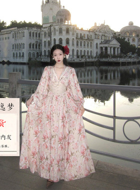 现货 《山奈》法式复古碎花收腰V领度假大码微胖梨型身材连衣裙
