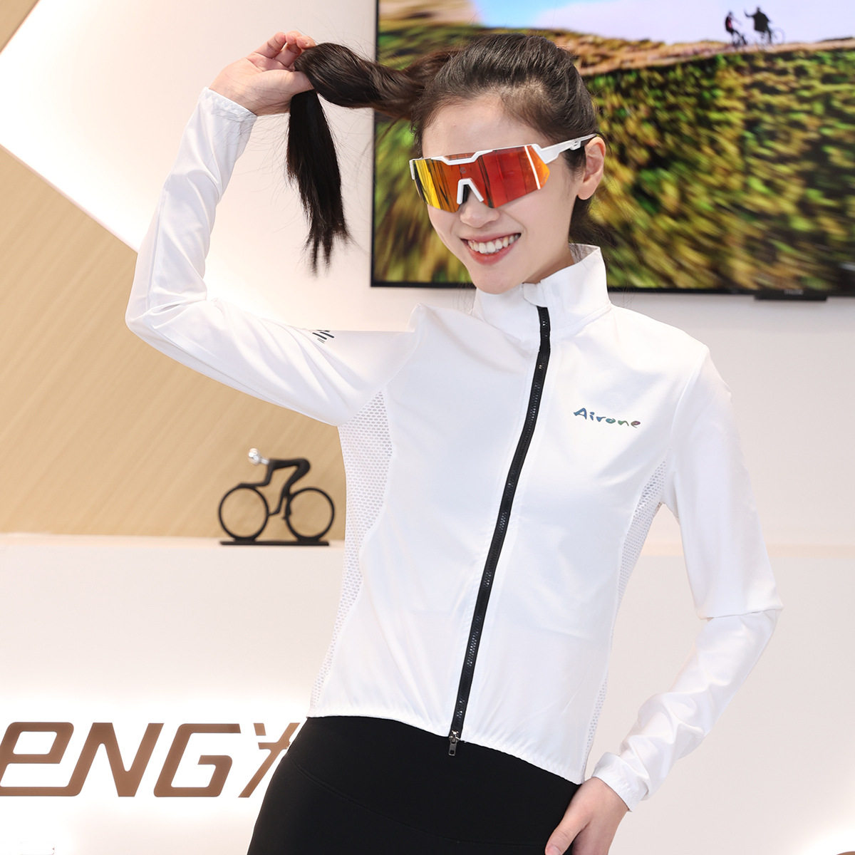 2025春夏新品自行车骑行服男女春夏秋薄款超轻量化防风衣黑白色