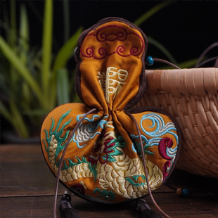 庆阳兰芳香包龙福禄绣制中国风挂件