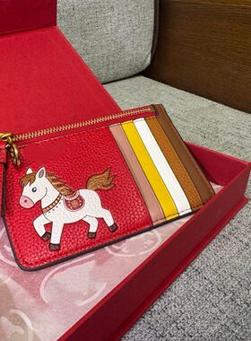 2026TB马年本命年女士生肖卡通卡包红色荔枝纹皮多卡槽撞色马图案