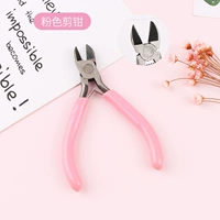 Красные розовые ножницы