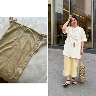 DecemberRush 清爽柠檬黄色纽扣锁边直筒中长半身裙