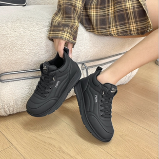 高帮加绒妈妈鞋女2025新款秋冬季软底软面轻便休闲舒适运动旅游鞋