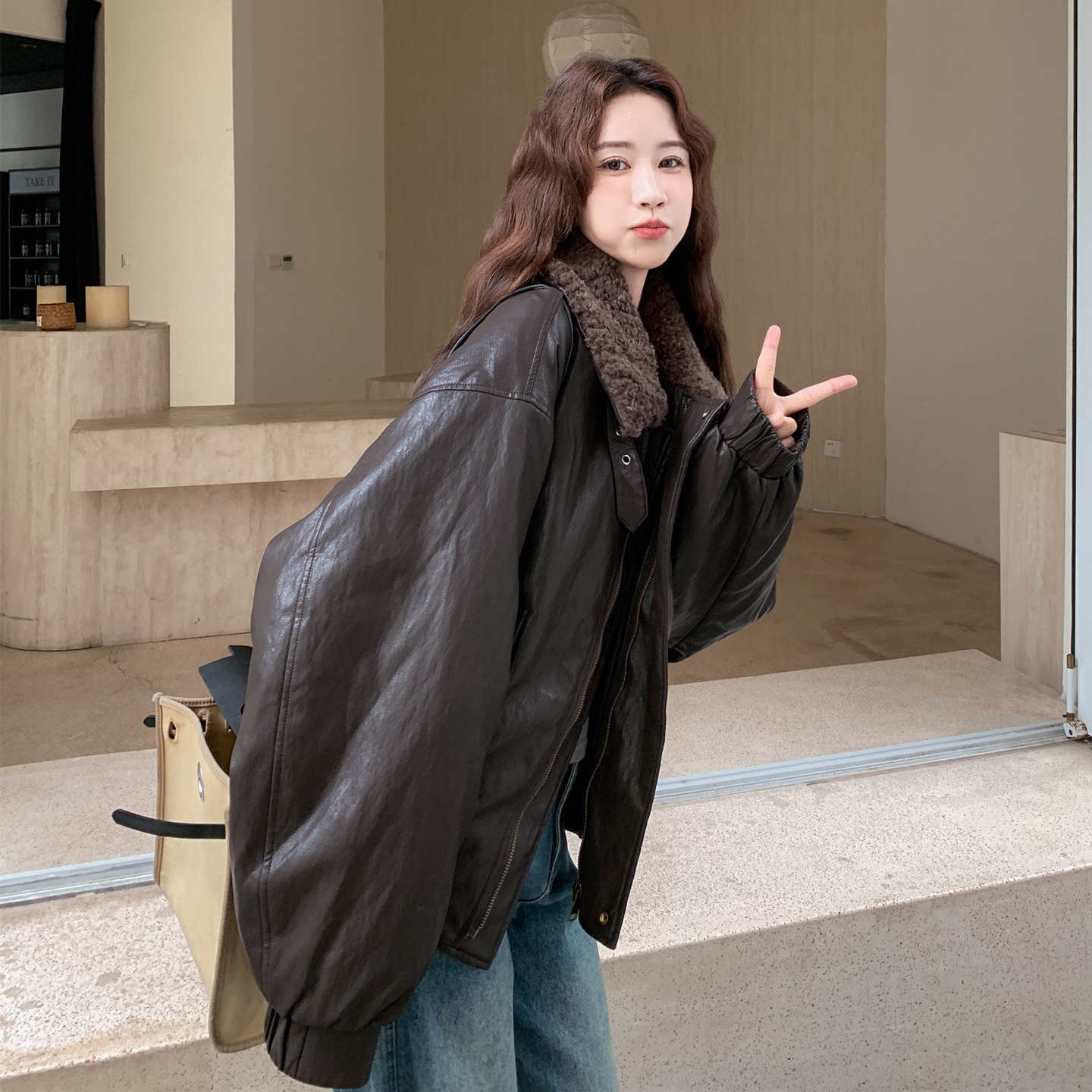 复古加厚pu皮白鸭绒羽绒服女冬季2025新款小个子显瘦气质短款外套