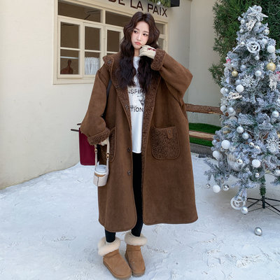 美拉德宽松麂皮绒皮毛一体女冬新款长款过膝加厚两面穿羊羔毛外套