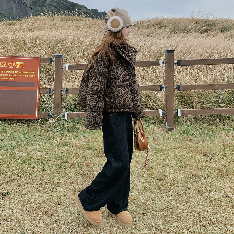 豹纹羽绒服女冬季2025新款美式复古高级感炸街休闲加厚短款面包服