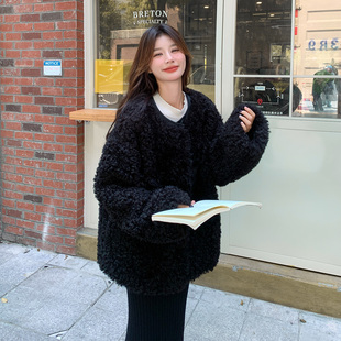 黑色毛绒绒羊羔毛外套女小个子2025冬季新款韩版加厚减龄皮毛一体