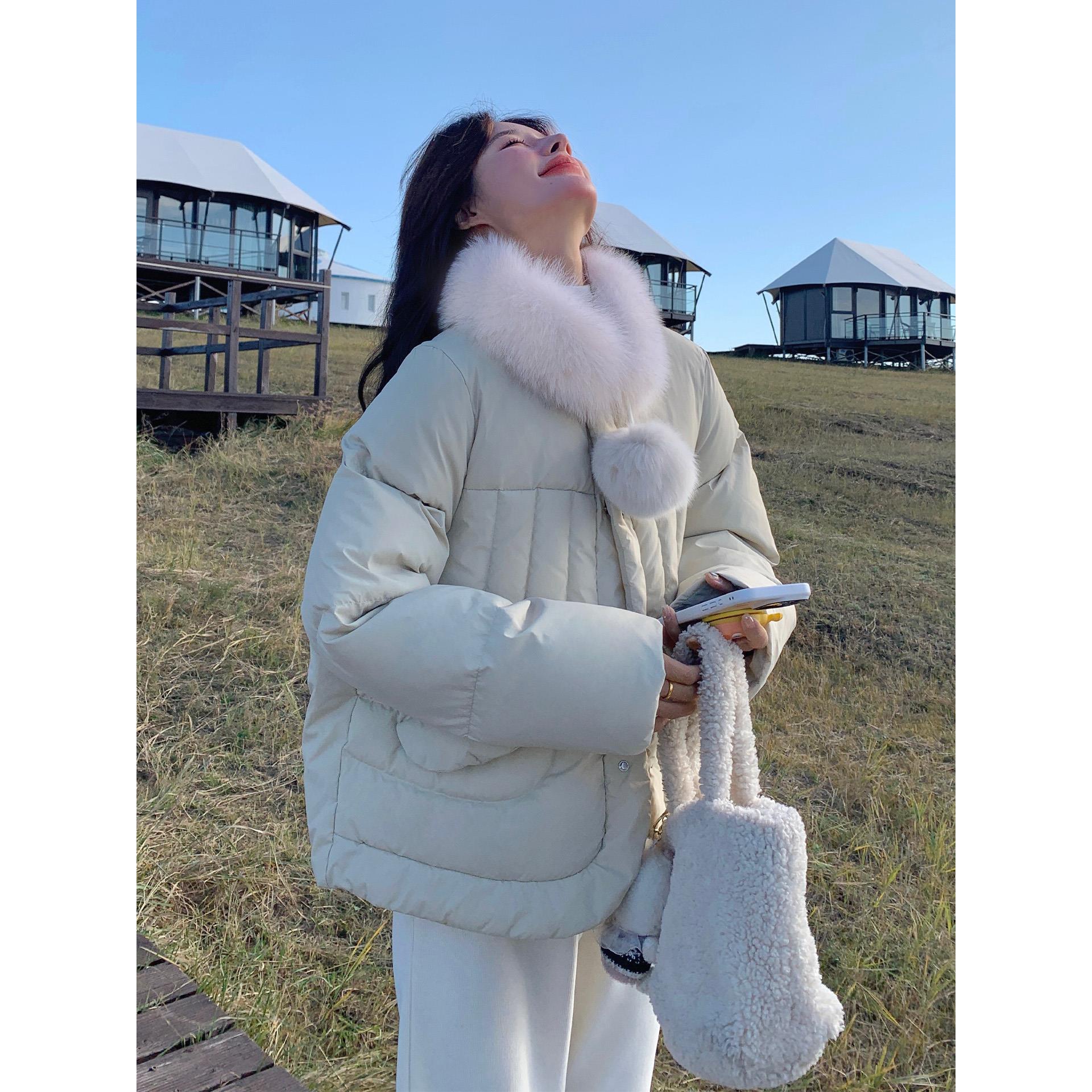 浅绿色短款泡芙感圆领羽绒服女2025冬季小个子甜美加厚白鸭绒外套