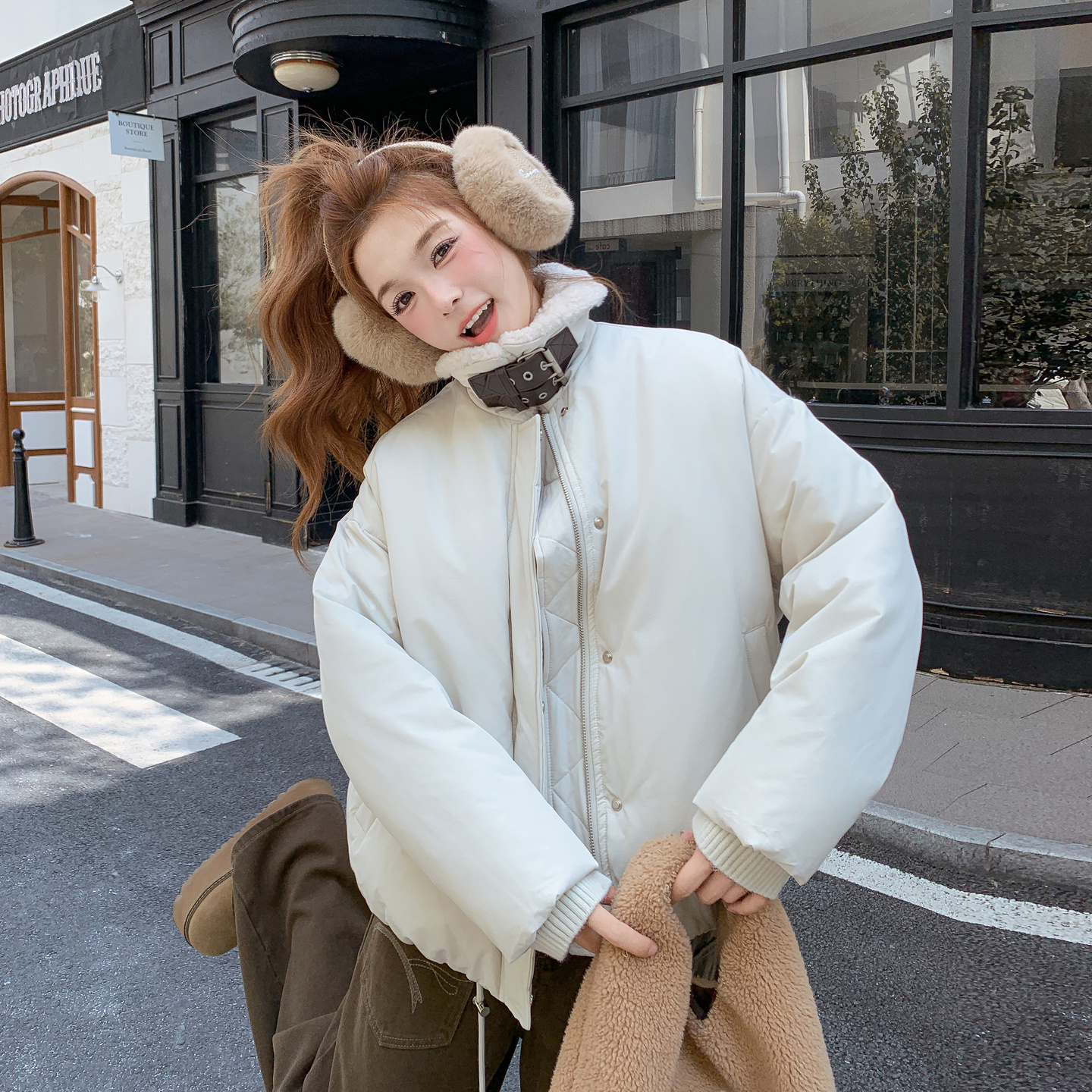 米色工装风羊羔毛翻领羽绒服女冬季2025年新款设计感90白鸭绒外套