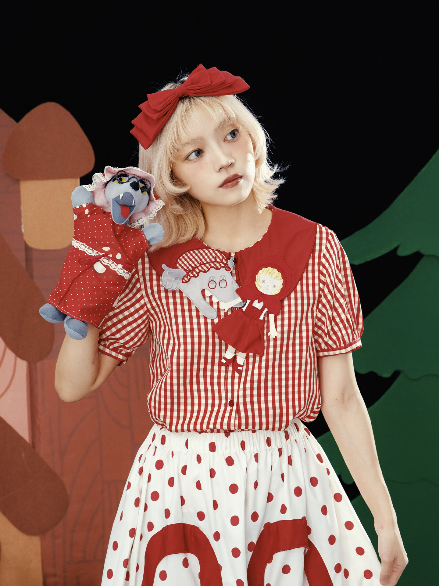 Red Checkered Embroidered Shirt with Shaped Collar - Taobao product photo 3
