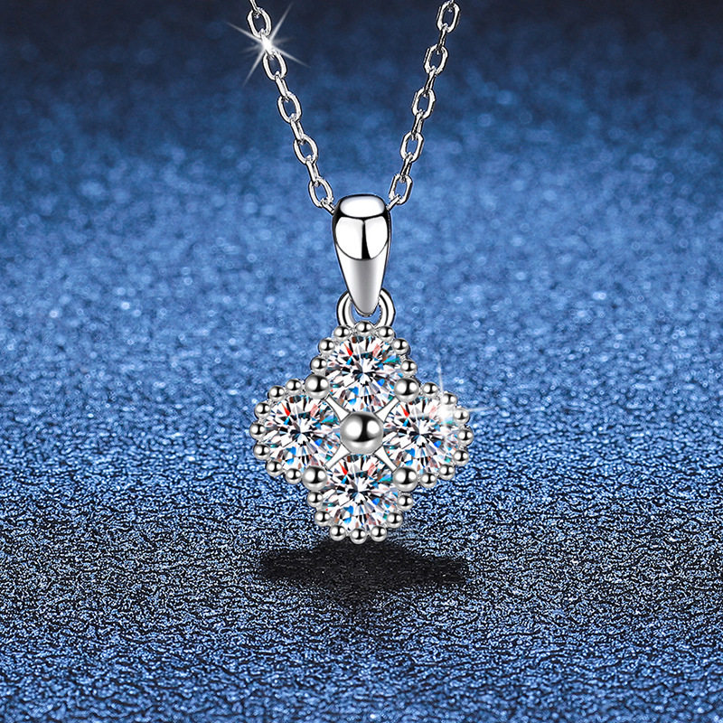 S925银镀18K金PT950铂金镶嵌莫桑石项链高端四叶草吊坠莫桑钻项链