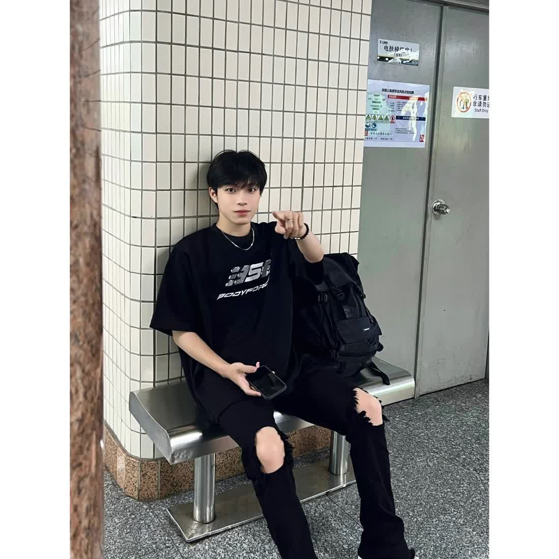 1506/Q80510/P32纯黑色破洞牛仔裤男高街潮牌修身直筒微喇裤,男装牛仔裤,星座1506