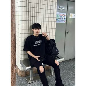 1506/Q80510/P32纯黑色破洞牛仔裤男高街潮牌修身直筒微喇裤图片