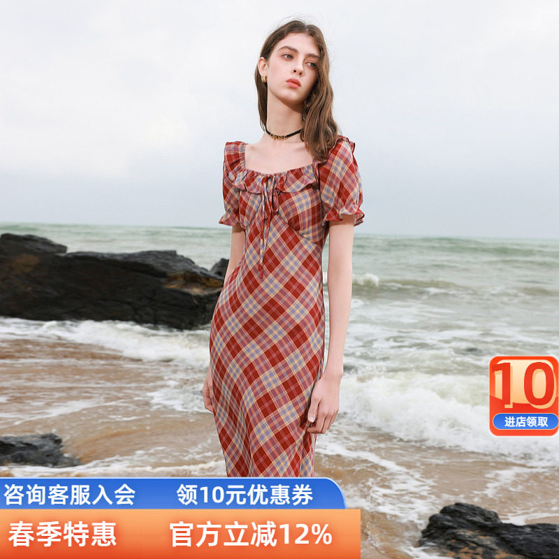 三彩ibudu2025夏季新款复古格纹雪纺连衣裙方领泡泡袖长裙女