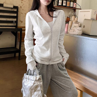 修身外套女款正肩卫衣春秋季衣服连帽开衫紧身短款上衣2026新款